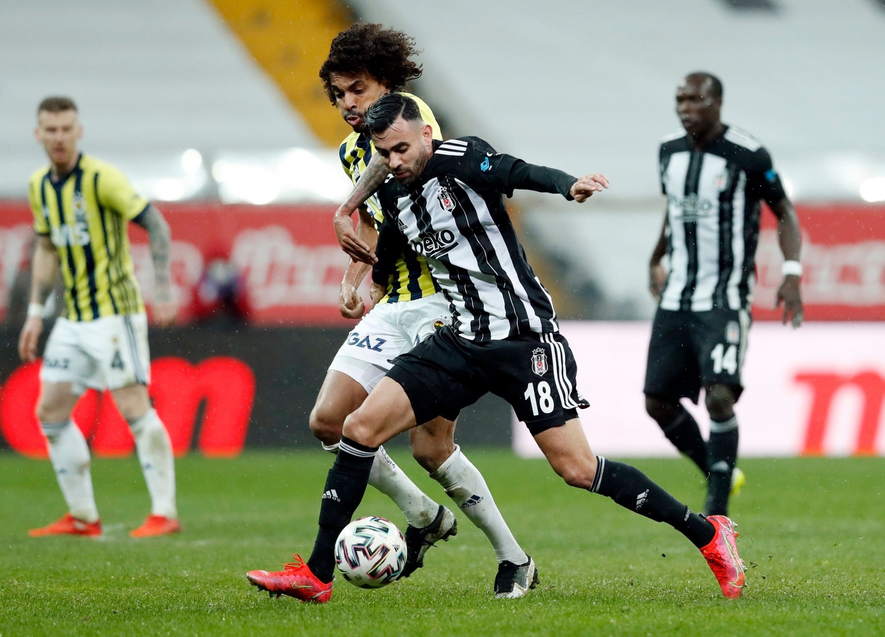 Nhận định soi kèo Fenerbahce vs Besiktas lúc 00h30 ngày 24/12/2025