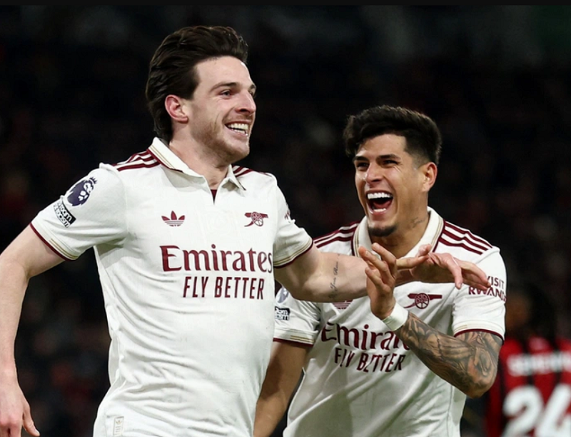 Declan Rice kêu gọi Arsenal giữ cái đầu lạnh giữa sức ép từ Man City