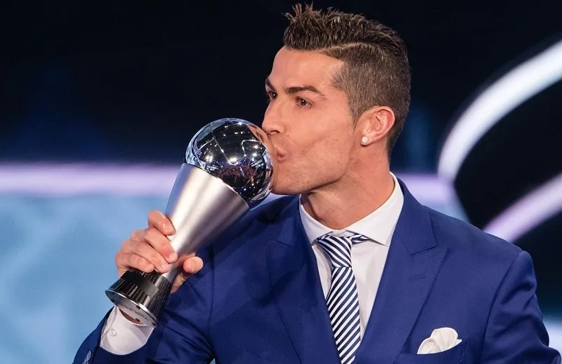 Cầu thủ xuất sắc nhất năm của FIFA: Lịch sử & Vinh quang